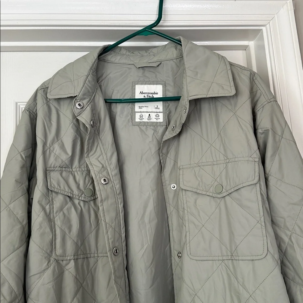 Abercrombie & Fitch quilted shirt jacket - Picture 2 of 8